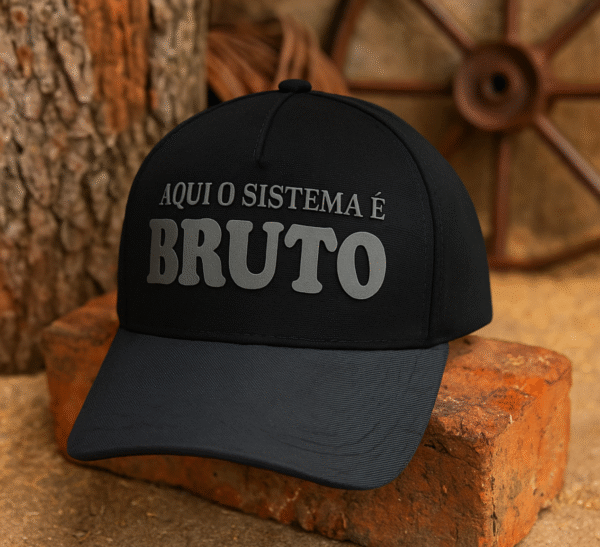 Boné :Aqui o sistema é bruto preto.