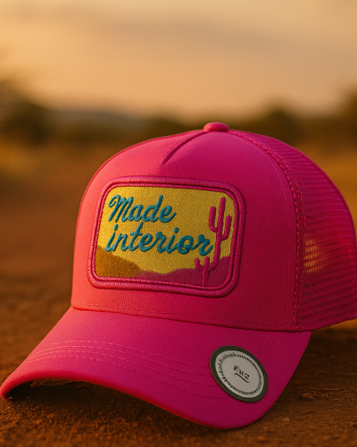 boné trucker Made in Interior Rosa.